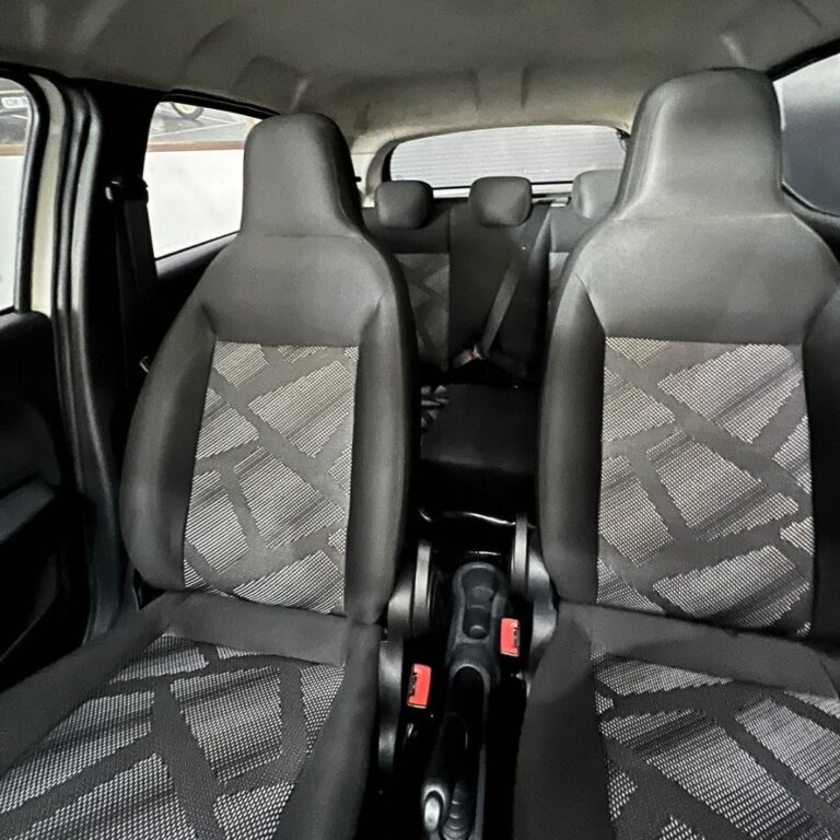 6551c3ec-3df8-422c-bb74-2b0c38c7f971